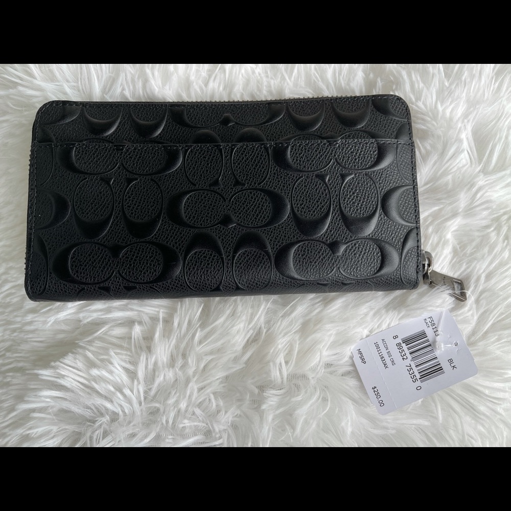 COACH Accordion Wallet in Signature Leather (Brand New w/ tags)